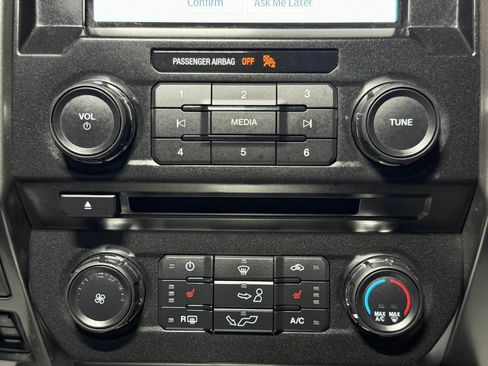 Used 2018 Ford F150 XLT w/ Equipment Group 302A Luxury AWD/4WD image 32
