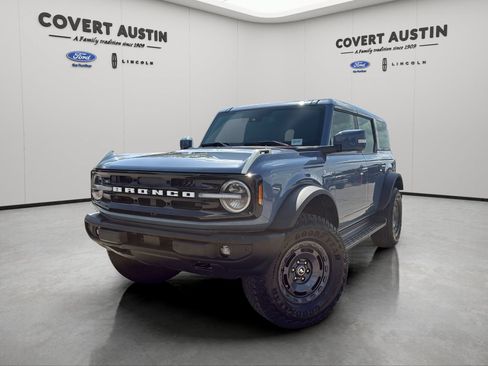 Used 2025 Ford Bronco Outer Banks w/ Sasquatch Package AWD/4WD image 2