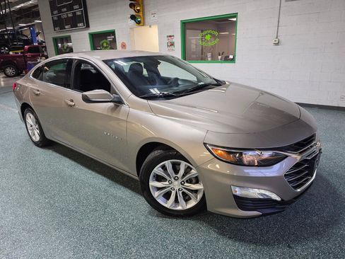 Used 2022 Chevrolet Malibu LT FWD image 14