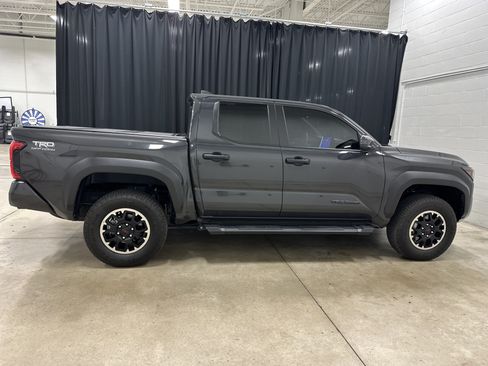 Used 2024 Toyota Tacoma TRD Off-Road AWD/4WD image 11