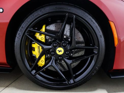 Used 2022 Ferrari F8 Tributo RWD image 27