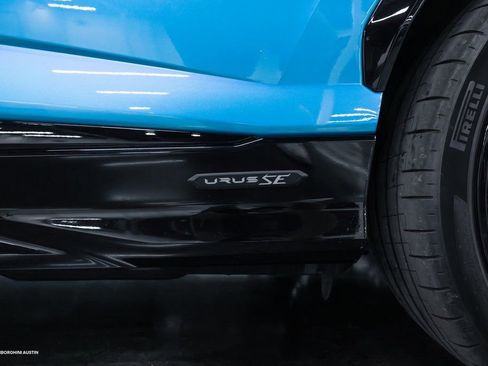 Used 2025 Lamborghini Urus SE AWD/4WD image 9