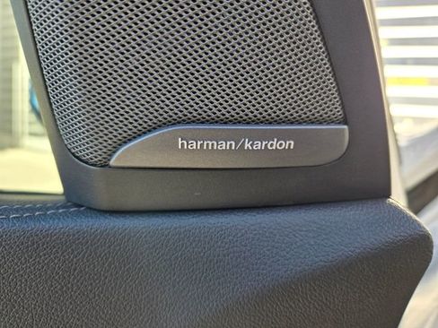 Used 2021 BMW X7 xDrive40i w/ Premium Package image 17