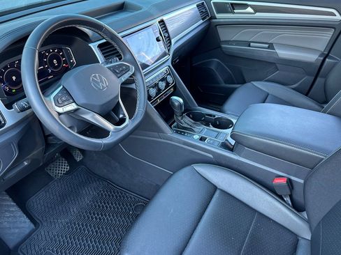 Used 2023 Volkswagen Atlas SE image 4
