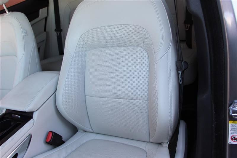 Used 2021 Jaguar F-PACE S AWD/4WD image 31