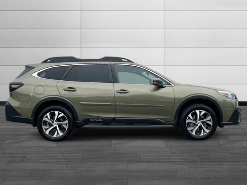Used 2022 Subaru Outback Limited AWD/4WD image 2