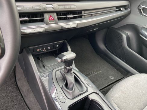 Used 2025 Kia K4 EX FWD image 38