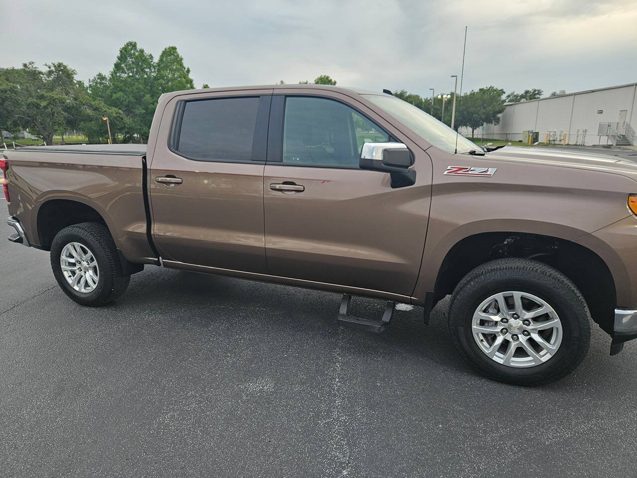 Used 2019 Chevrolet Silverado 1500 LT w/ All-Star Edition AWD/4WD image 17