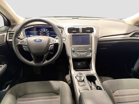 Used 2020 Ford Fusion SE image 21