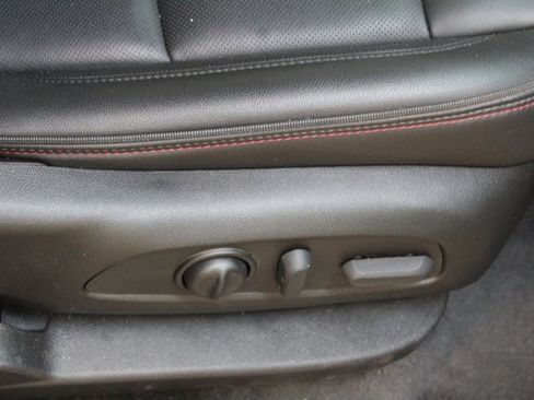 Used 2023 Chevrolet Traverse RS image 11