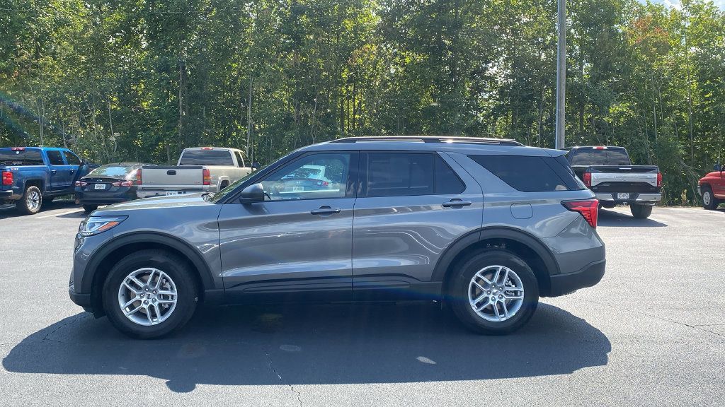 New 2027 Ford Explorer Active w/ Active Comfort Package RWD image 8
