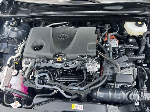 Used 2025 Toyota Camry SE w/ Convenience Package FWD image 35