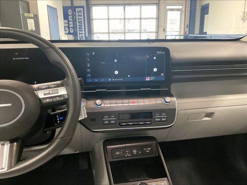 Used 2024 Hyundai Kona SEL w/ Convenience Package image 18