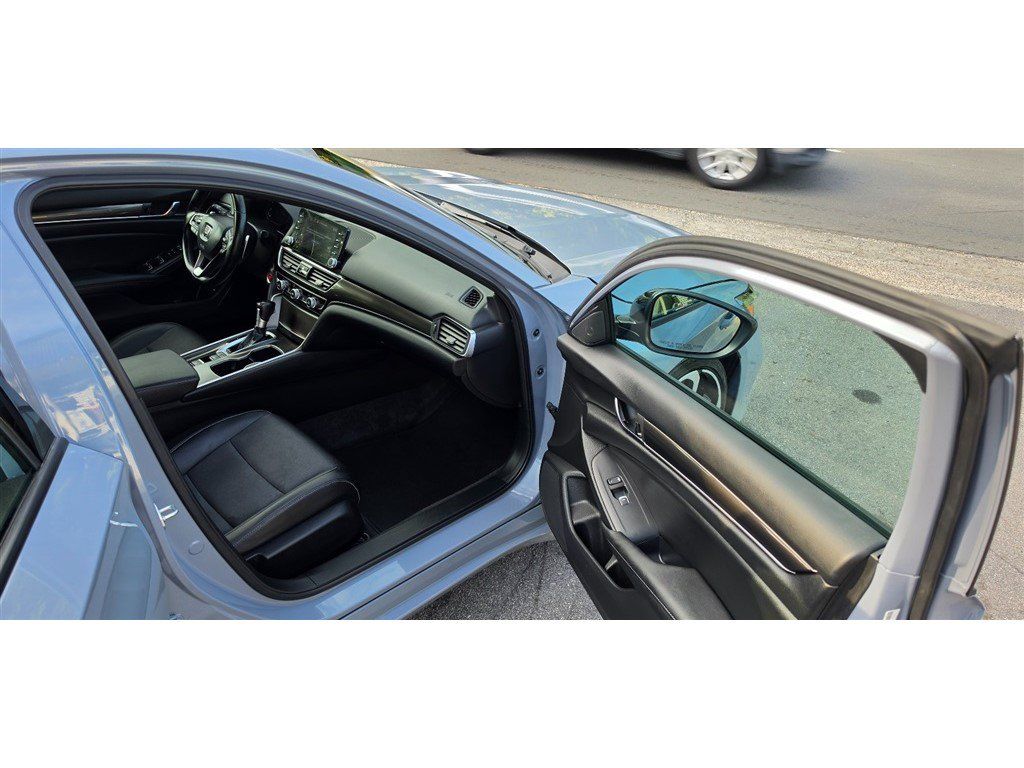 Used 2022 Honda Accord Sport image 10