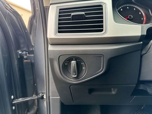 Used 2019 Volkswagen Atlas SE w/ Towing Package image 10