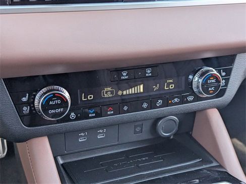 New 2025 Mitsubishi Outlander SEL image 15