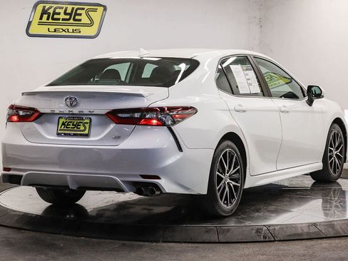 Used 2024 Toyota Camry SE FWD image 4