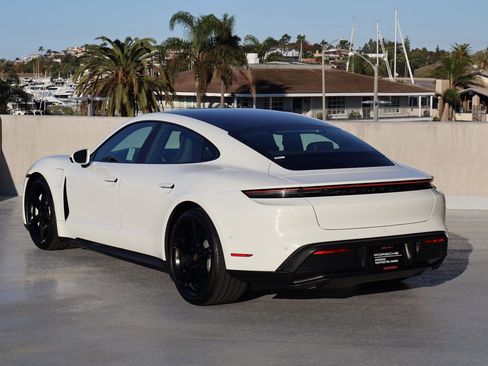 Certified 2022 Porsche Taycan image 3