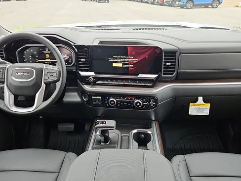 New 2026 GMC Sierra 1500 SLT image 10