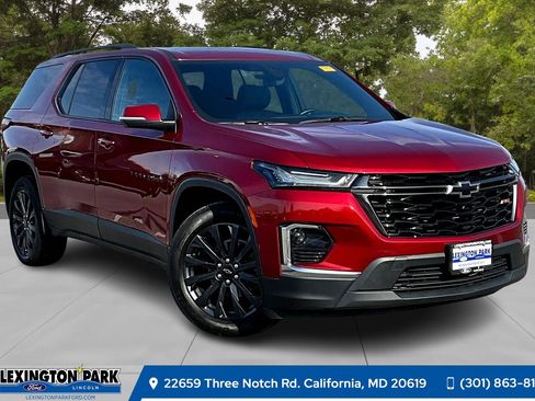Used 2023 Chevrolet Traverse RS image 1