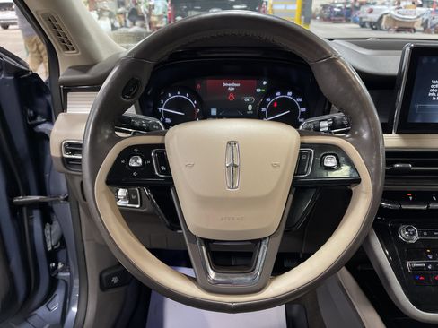 Used 2022 Lincoln Corsair AWD w/ Premium Package image 18