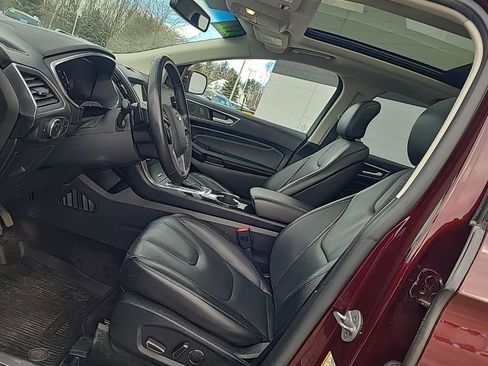 Used 2017 Ford Edge Titanium w/ Technology Package image 9