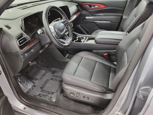 Used 2025 Chevrolet Traverse Z71 AWD/4WD image 38