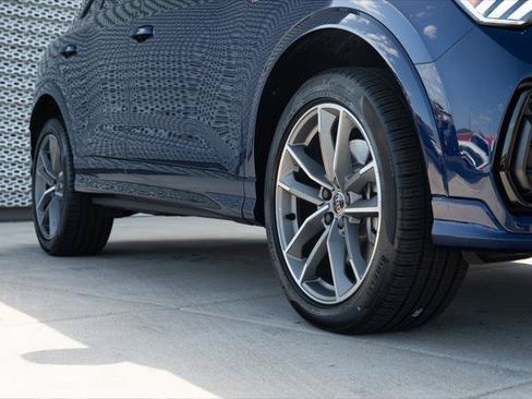 Certified 2025 Audi Q3 2.0T Premium w/ Convenience Package AWD/4WD image 26