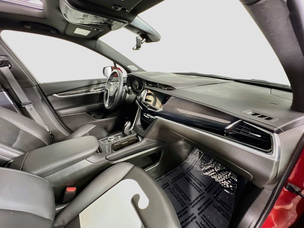 Used 2024 Cadillac XT6 Sport w/ LPO, Onyx Lite Package AWD/4WD image 31
