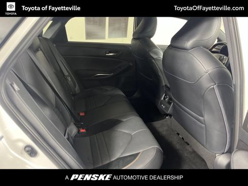 Used 2022 Toyota Avalon XSE FWD image 16
