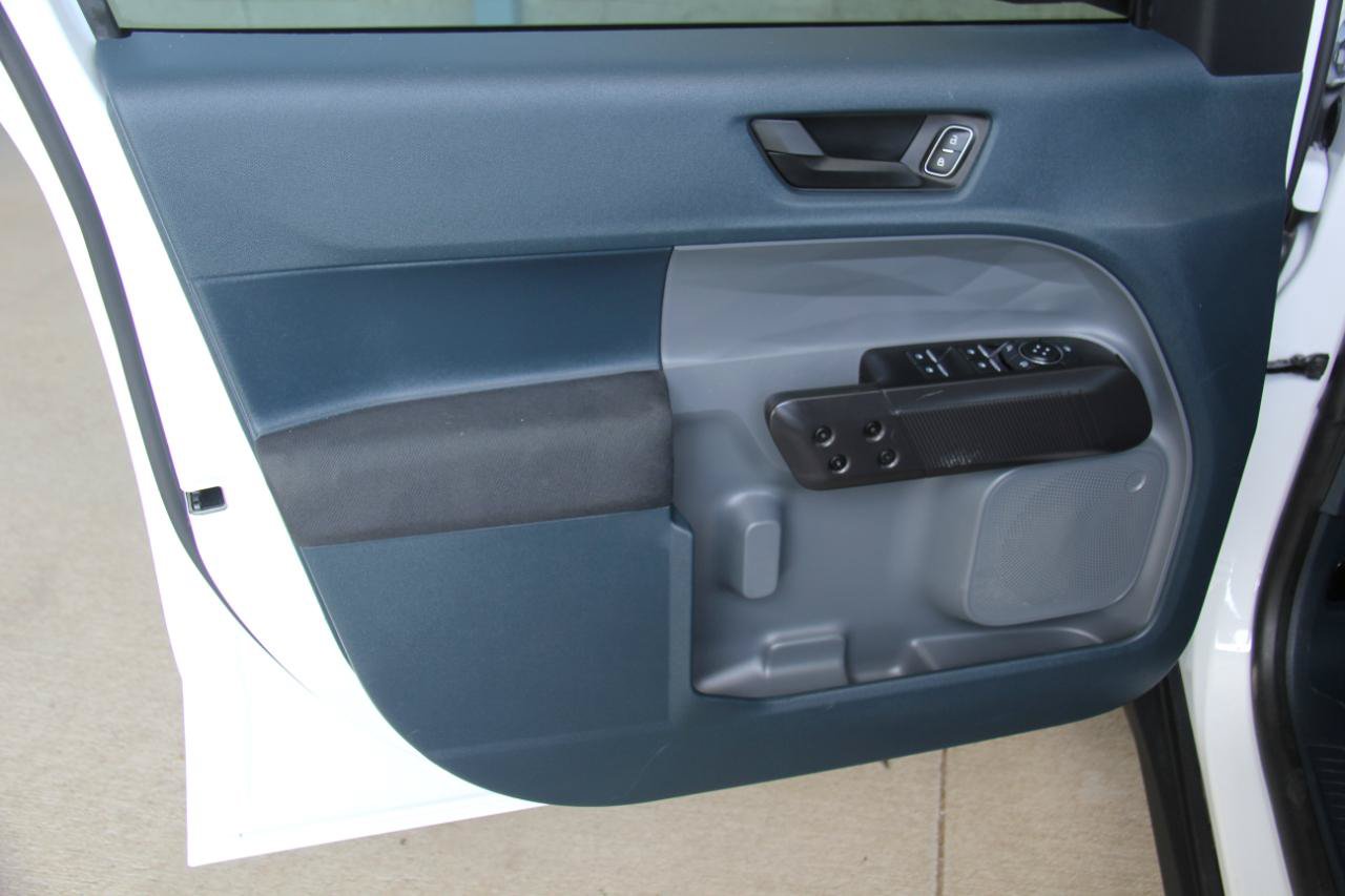 Used 2025 Ford Maverick XL w/ Equipment Group 102A AWD/4WD image 19