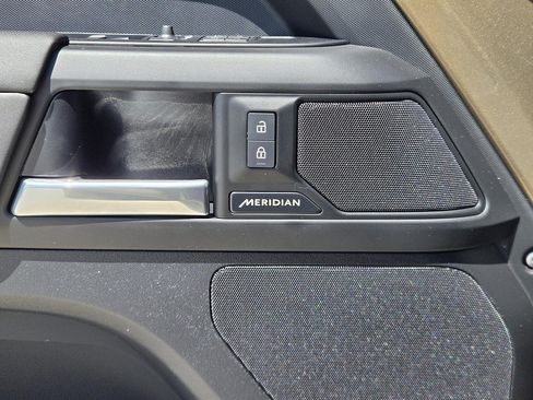Used 2025 Land Rover Defender 110 S AWD/4WD image 20