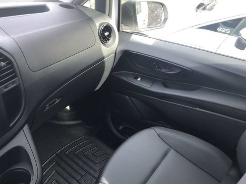 Used 2023 Mercedes-Benz Metris image 13