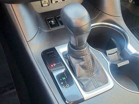 Used 2019 Toyota Highlander LE image 15