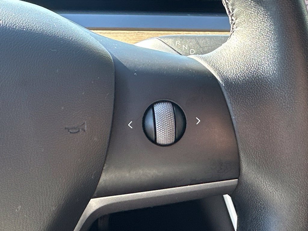 Used 2021 Tesla Model Y Long Range AWD/4WD image 21