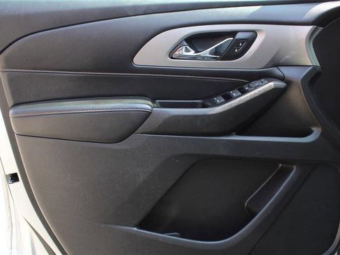 Used 2019 Chevrolet Traverse LS image 11