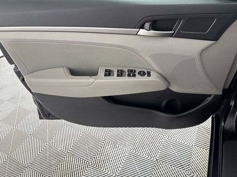 Used 2018 Hyundai Elantra SEL FWD image 10