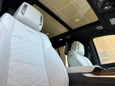 New 2026 Cadillac Escalade Platinum Luxury w/ LPO, Floor Liner Package AWD/4WD image 19