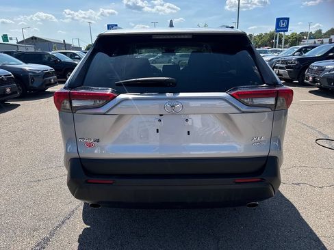 Used 2025 Toyota RAV4 XLE AWD/4WD image 6