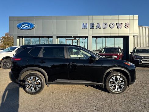 Used 2023 Nissan Rogue SV image 7