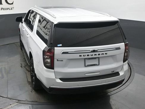 Used 2023 Chevrolet Suburban LT w/ Luxury Package image 60