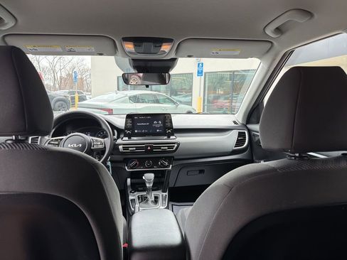 Certified 2022 Kia Seltos LX image 21