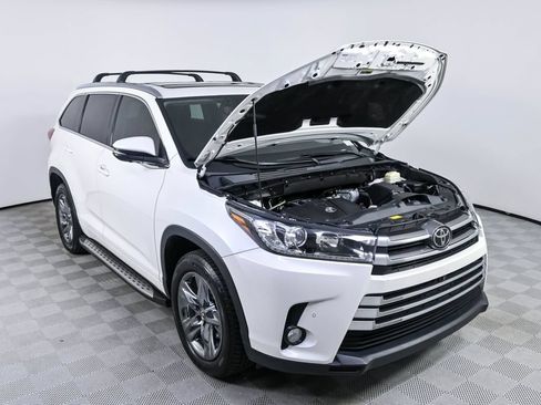 Used 2018 Toyota Highlander Limited Platinum FWD image 35