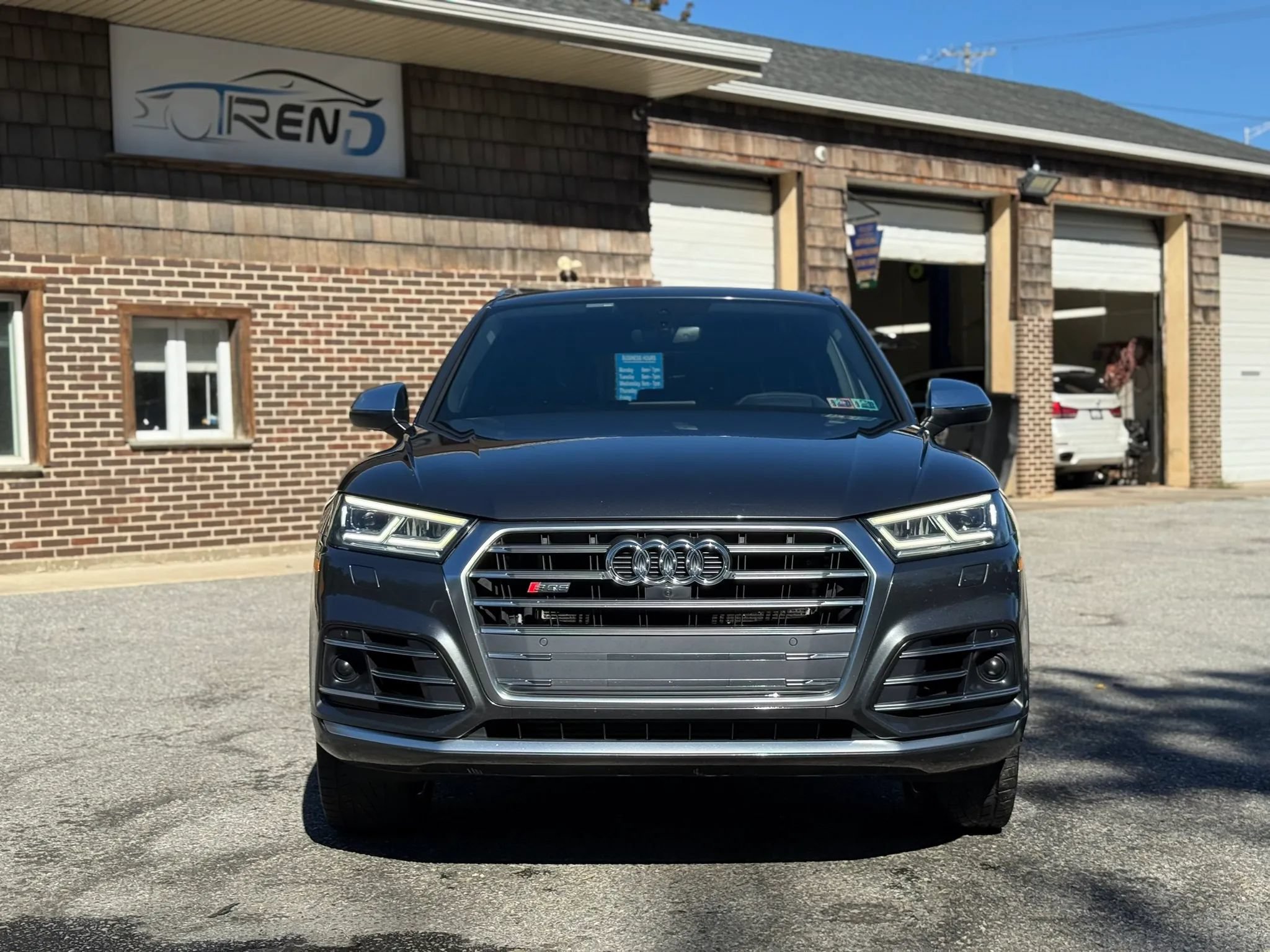 Used 2018 Audi SQ5 Prestige w/ Prestige Package AWD/4WD image 2