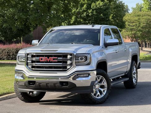 Used 2018 GMC Sierra 1500 SLT AWD/4WD image 2