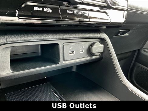 Used 2025 Honda Pilot EX-L image 16