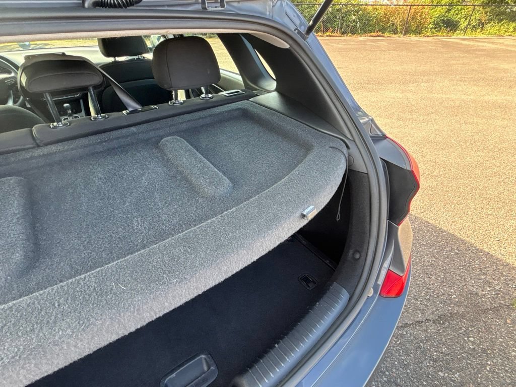Used 2019 Hyundai Elantra GT FWD image 35