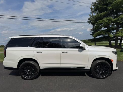 Used 2023 Cadillac Escalade Sport w/ LPO, ONYX Package AWD/4WD image 6