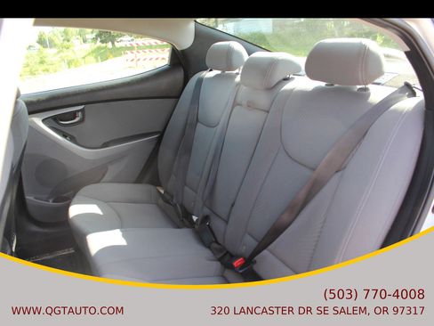 Used 2015 Hyundai Elantra SE w/ Option Group 02 FWD image 17