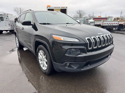 Used 2017 Jeep Cherokee Latitude image 7